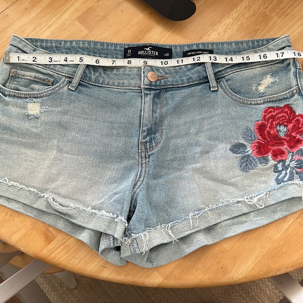 Hollister low rise short short - Picture 6 of 7